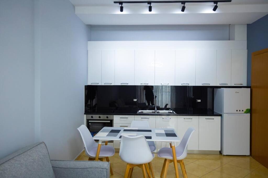Apartment In Vlore Kejvi Екстериор снимка