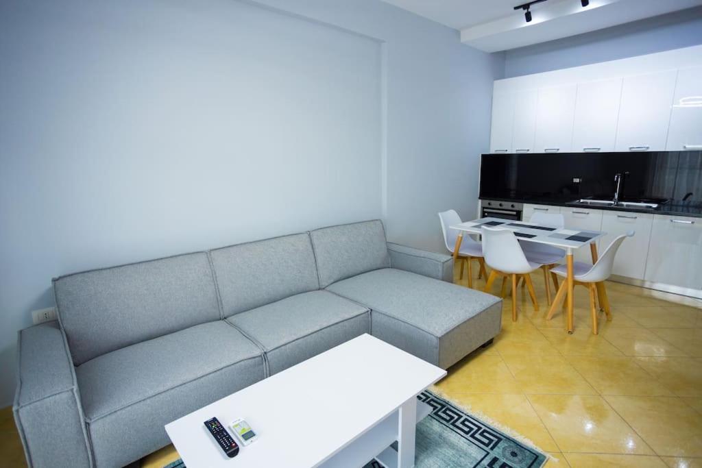 Apartment In Vlore Kejvi Екстериор снимка
